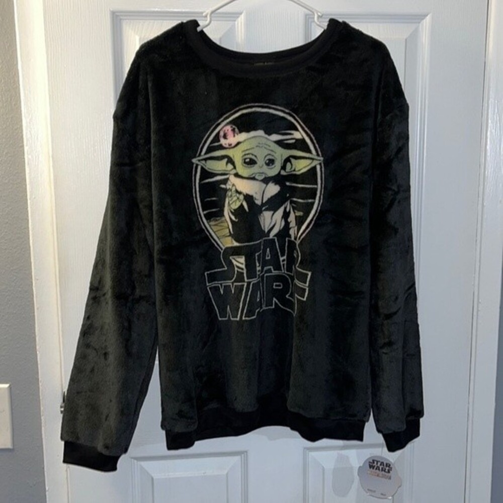 Disney's The Mandalorian Juniors' Fuzzy Grogu Graphic Sweatshirt